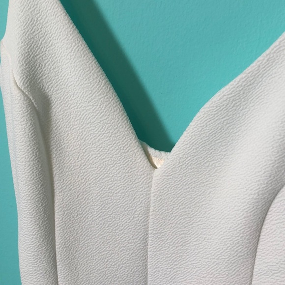 Cute white tank top - Picture 2 of 4